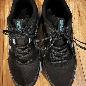 K-Swiss Black Sneakers with Teal Accents